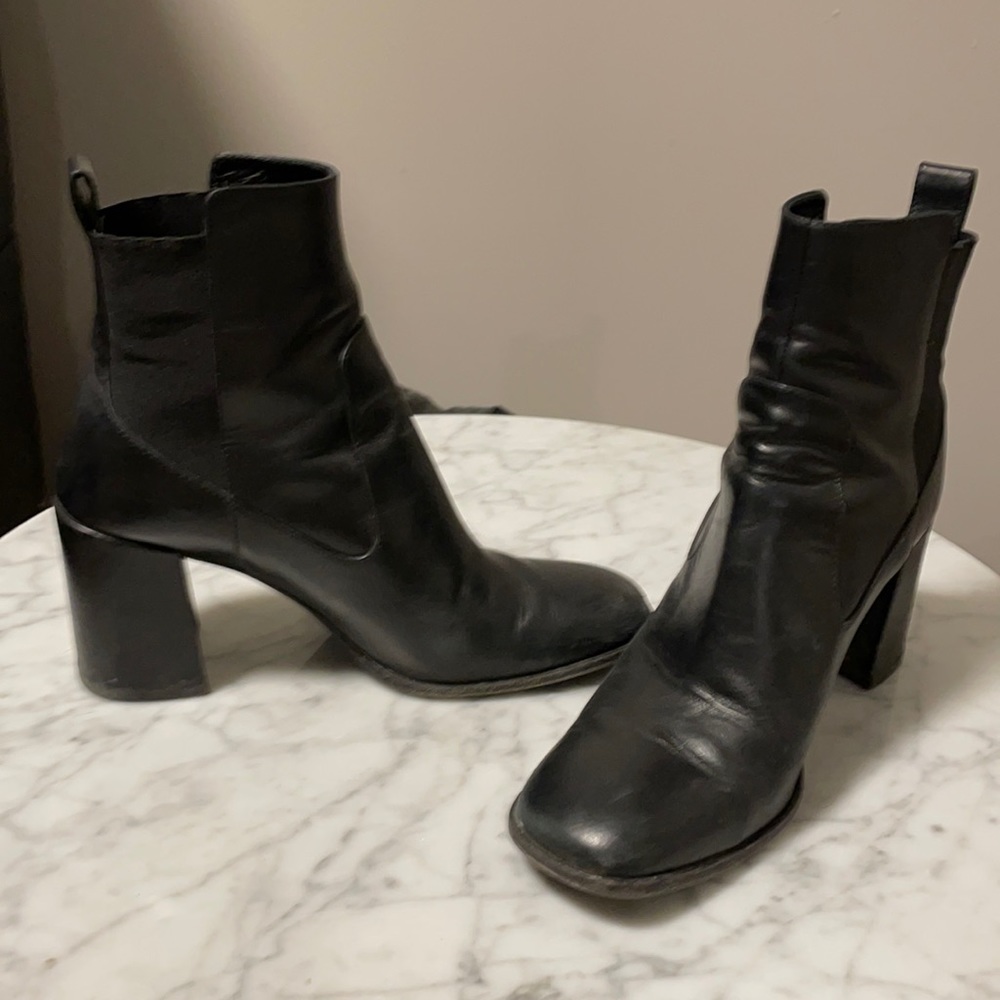 Via Spiga size 6 1/2 black square toe ankle boot